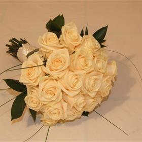 fwthumbcream wedding bouquet.jpg